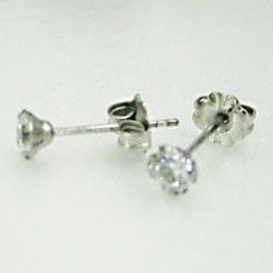 Flowers Clear w/ Studs
